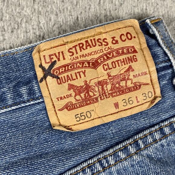 VTG Levi's 550 Relaxed Fit Jeans Men's 36x30 Measured (34x27) Medium Wash - Picture 10 of 10